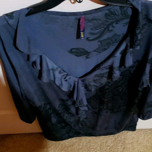 Blouse - Picture 3 of 4